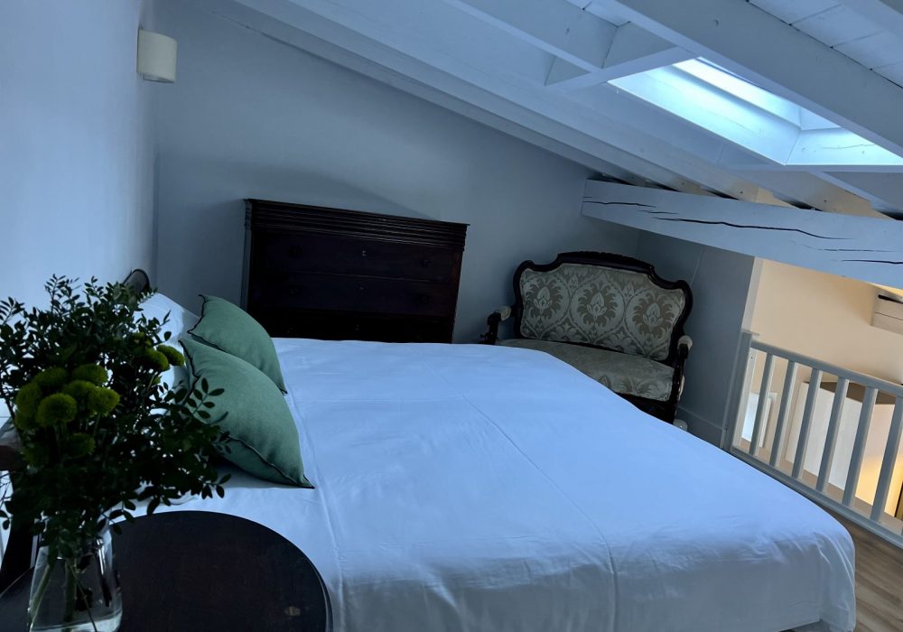 1B06C6C5-CBA3-411F-93A5-B8F131C17A4B