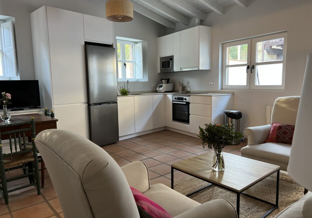 6D8215BA-AADB-47B2-9C5D-106AB04090E7